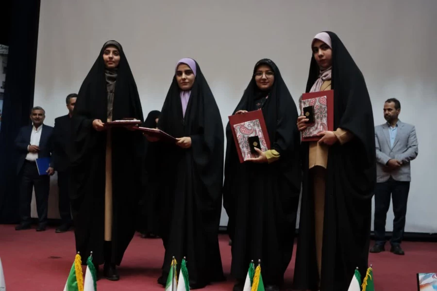 دانشگاه فرهنگیان استان گلستان مقام های دوم و سوم مسابقات ملی مناظره دانشجویان دانشگاه های استان را کسب کرد. 3