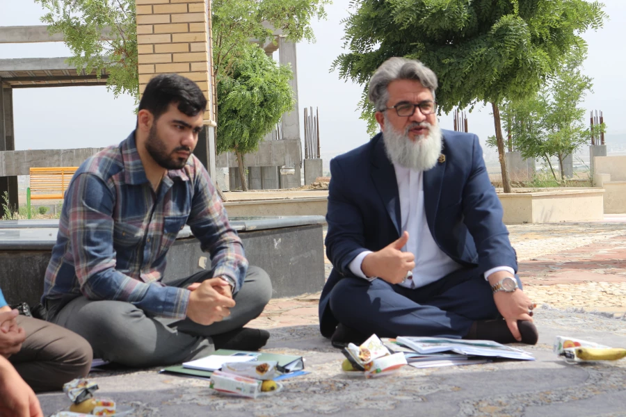 نشست مدیرکل ستاد امور شاهد و ایثارگران دانشگاه فرهنگیان کشور با اعضای کانون علمی فرهنگی ایثار خراسان شمالی 3