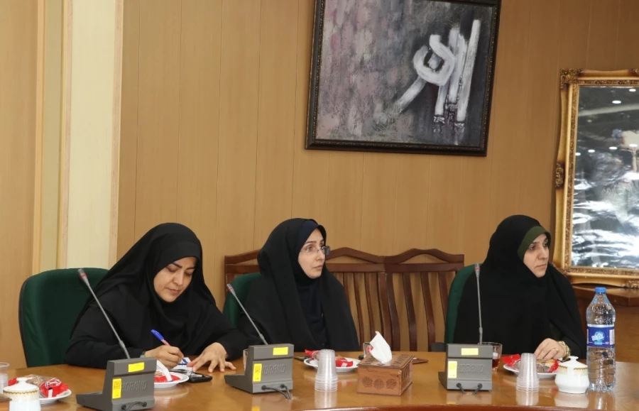 خدمت به خانواده معزز شهدا و ایثارگران و دانشجو معلمان شاهد و ایثارگر توفیقی بسیار بزرگ بوده و هست 4