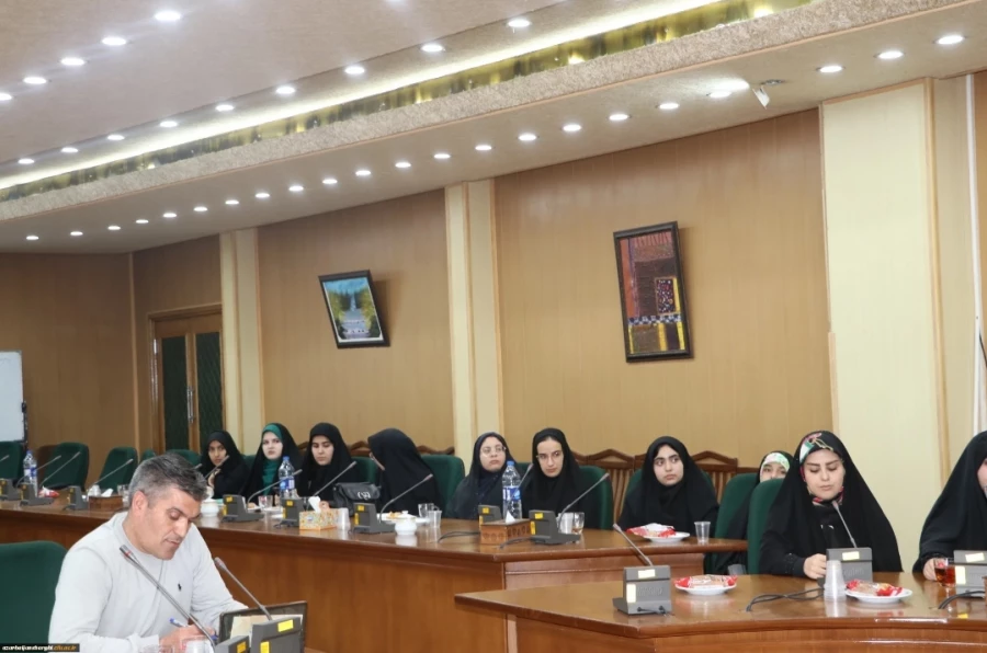 خدمت به خانواده معزز شهدا و ایثارگران و دانشجو معلمان شاهد و ایثارگر توفیقی بسیار بزرگ بوده و هست 5