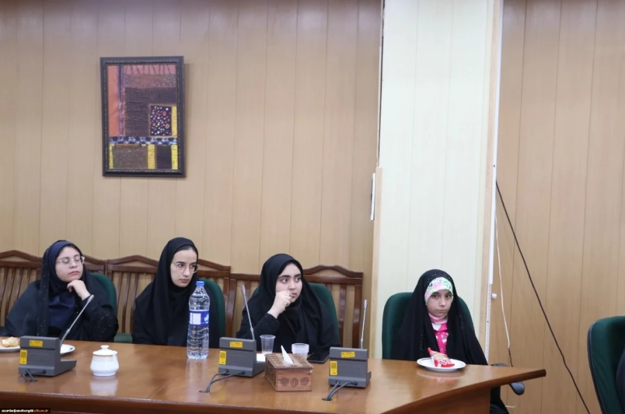 خدمت به خانواده معزز شهدا و ایثارگران و دانشجو معلمان شاهد و ایثارگر توفیقی بسیار بزرگ بوده و هست 7