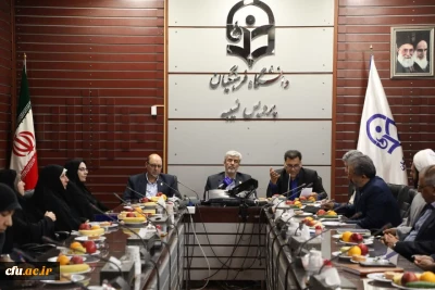 في لقاء رئيس جامعة فرهنجيان مع المديرين وأعضاء هيئة التدريس في محافظة طهران، تم طرح:
الجهود لتحقيق الريادة العلمية في التربية والتعليم