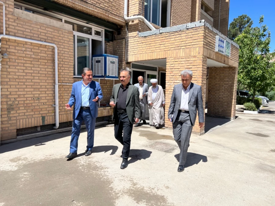 بازدید معاون آموزشی و تحصیلات تکمیلی سازمان مرکزی از روند اجرای امتحانات استان قزوین 4