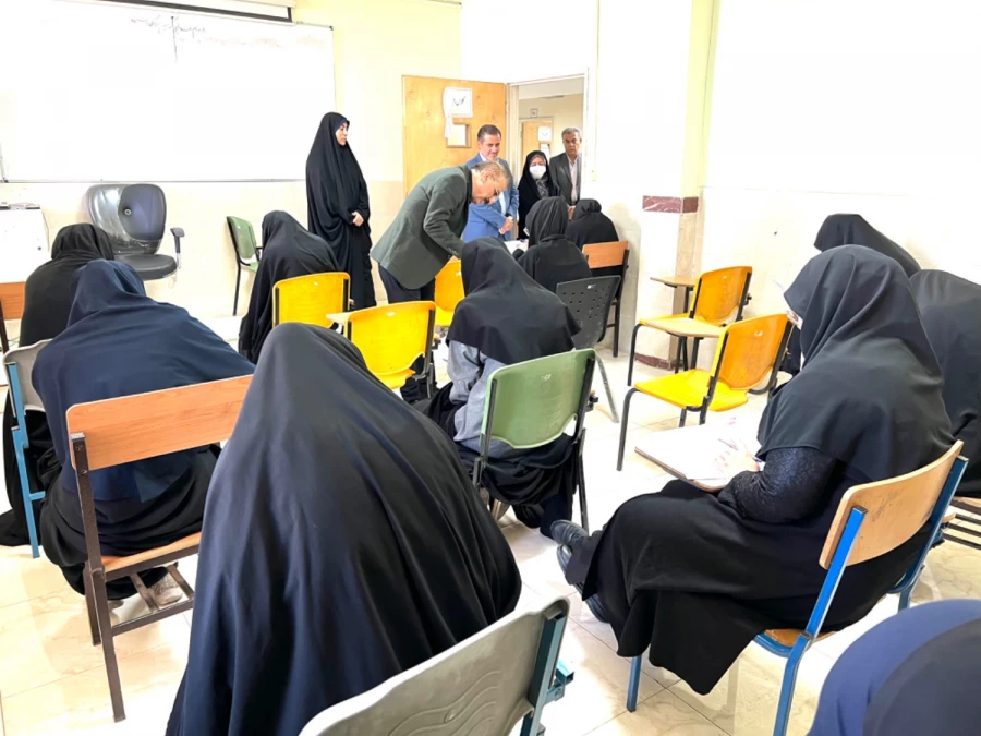 بازدید معاون آموزشی و تحصیلات تکمیلی سازمان مرکزی از روند اجرای امتحانات استان قزوین 9