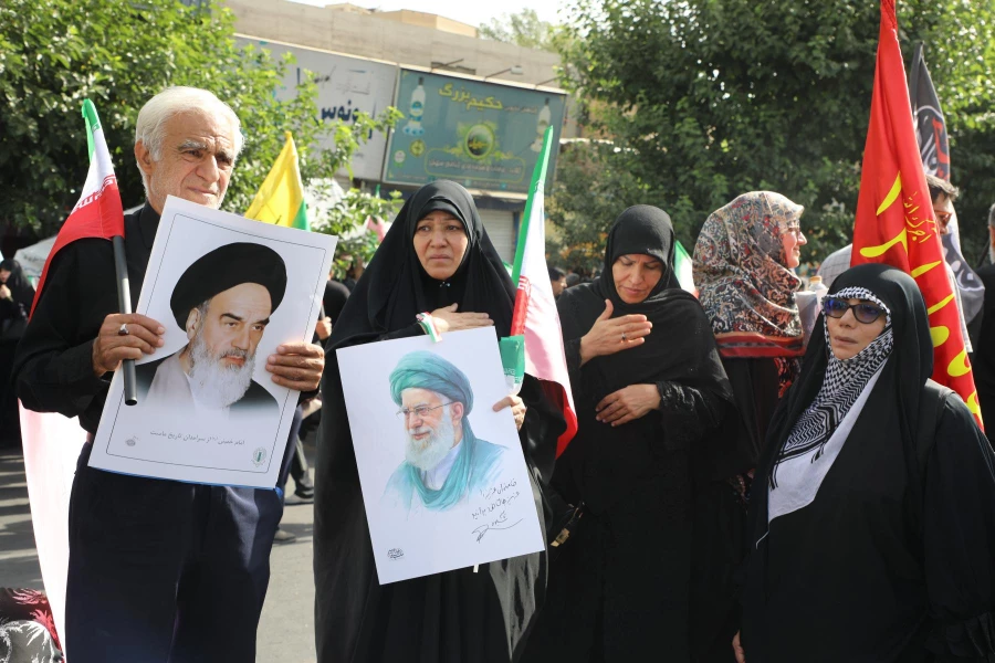 برپایی موکب دانشگاه فرهنگیان در آیین تشییع شهدای اقتدار ایران  9