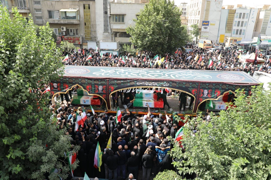 برپایی موکب دانشگاه فرهنگیان در آیین تشییع شهدای اقتدار ایران  12