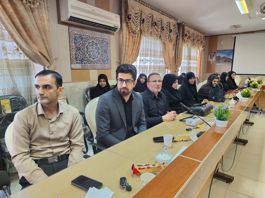 برگزاری نشست هم اندیشی اساتید دانشگاه فرهنگیان کرمانشاه با موضوع روایت جنگ تحمیلی جدید
 7