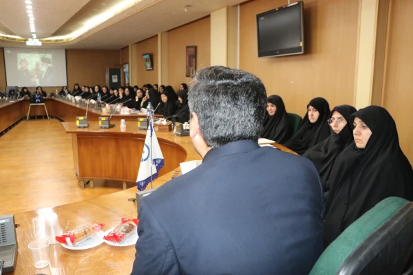 نشست بررسی معیارهای مقاومت و پیروزی در دنیای معاصر با نگاه به تاریخچه قیام امام حسین(ع) .


. 4