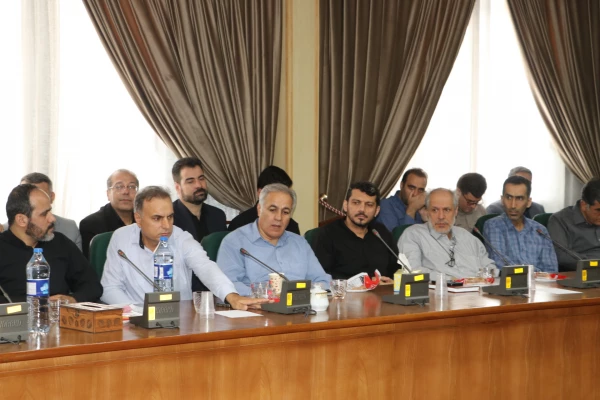 نشست بررسی معیارهای مقاومت و پیروزی در دنیای معاصر با نگاه به تاریخچه قیام امام حسین(ع) .


. 6