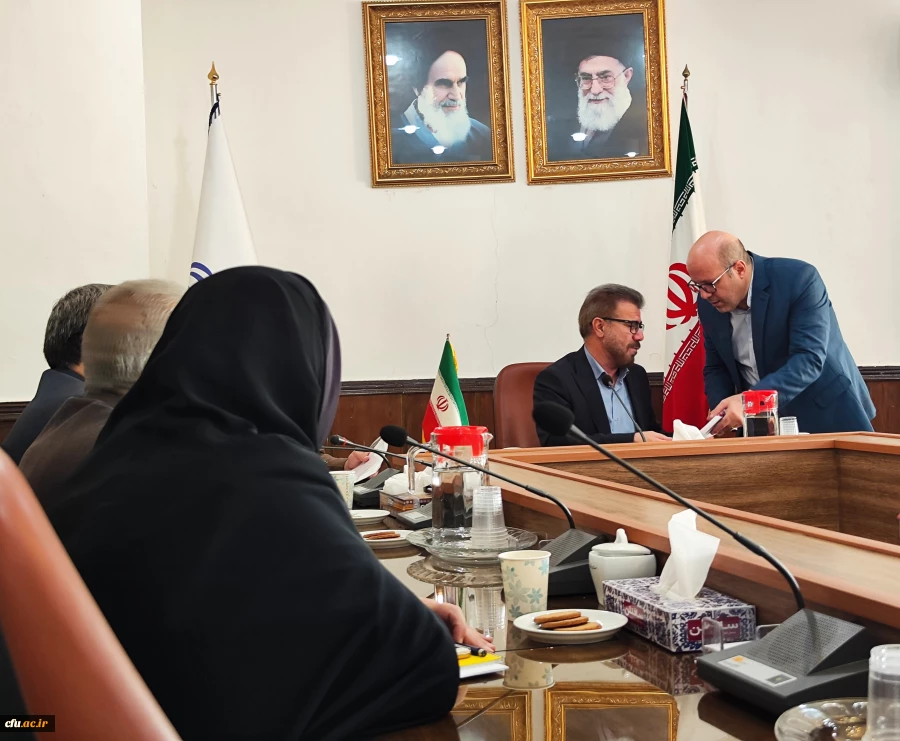 نشست پیگیری مسائل و مشکلات دانشگاه فرهنگیان در استانداری کرمانشاه
 3