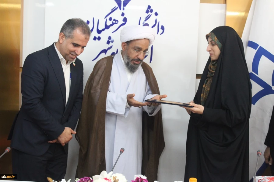 سرپرست پردیس بنت الهدی صدر بوشهر شد 3