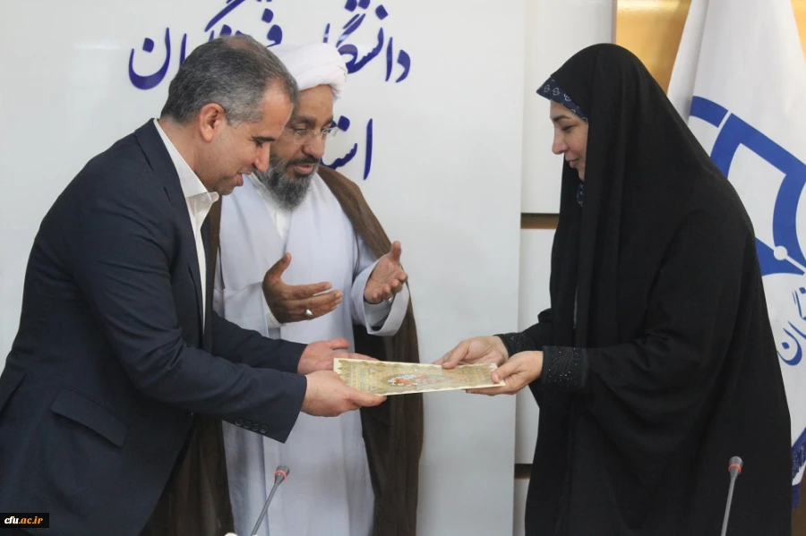 سرپرست پردیس بنت الهدی صدر بوشهر شد 5