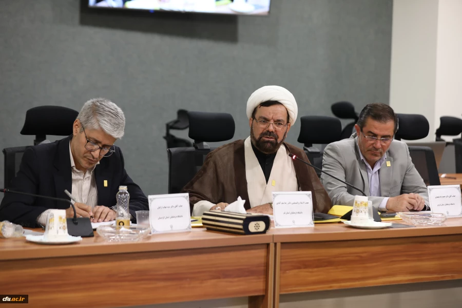 نشست هم اندیشی مدیران استانی با اعضای هیات رئیسه دانشگاه فرهنگیان با رویکرد تبیین برنامه های فرصت مهر 40