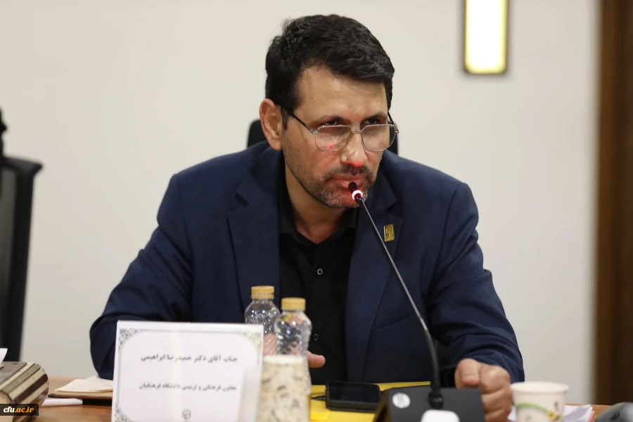 نشست هم اندیشی مدیران استانی با اعضای هیات رئیسه دانشگاه فرهنگیان با رویکرد تبیین برنامه های فرصت مهر 52