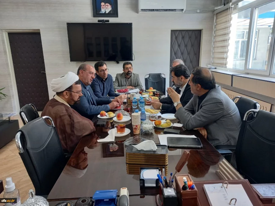 در نشست صمیمی دکتر اکبر بهنام جو، استاندار قم و دکتر دلقندی، معاون برنامه ریزی و توسعه ‏منابع دانشگاه تمهیدات احداث دانشگاه جامع فرهنگیان استان قم در زمین واگذاری ۲۰ هکتاری ‏انجام شد 2