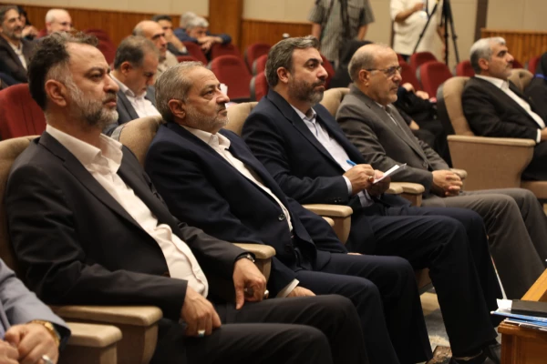 تقویت جایگاه دانشگاه فرهنگیان با حمایت دولت و مجلس/ ارتقای زیرساخت ها و صلاحیت های حرفه ای معلمان 2