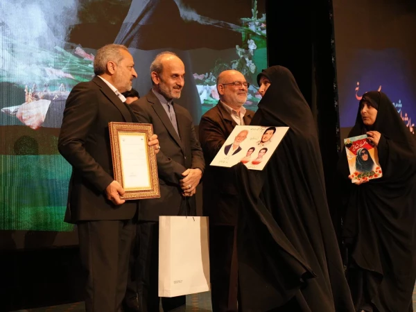  کاظمی، وزیر آموزش و پرورش: طراحی فرآیند آموزش هوش مصنوعی به ۱۰۰ هزار معلم
 امیدی، مدیر امور بین الملل دانشگاه: صاحب نظران حوزه هوش مصنوعی نظام تربیت معلم جهان به همایش بین المللی هوش مصنوعی در تربیت معلم دعوت می شوند 2