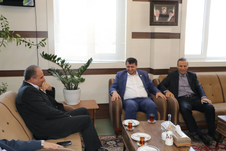 دیدار معاون امور دانشجویی دانشگاه فرهنگیان کشور و رئیس دانشگاه فرهنگیان آذربایجان شرقی با مدیرکل آموزش و پرورش استان آذربایجان شرقی  4