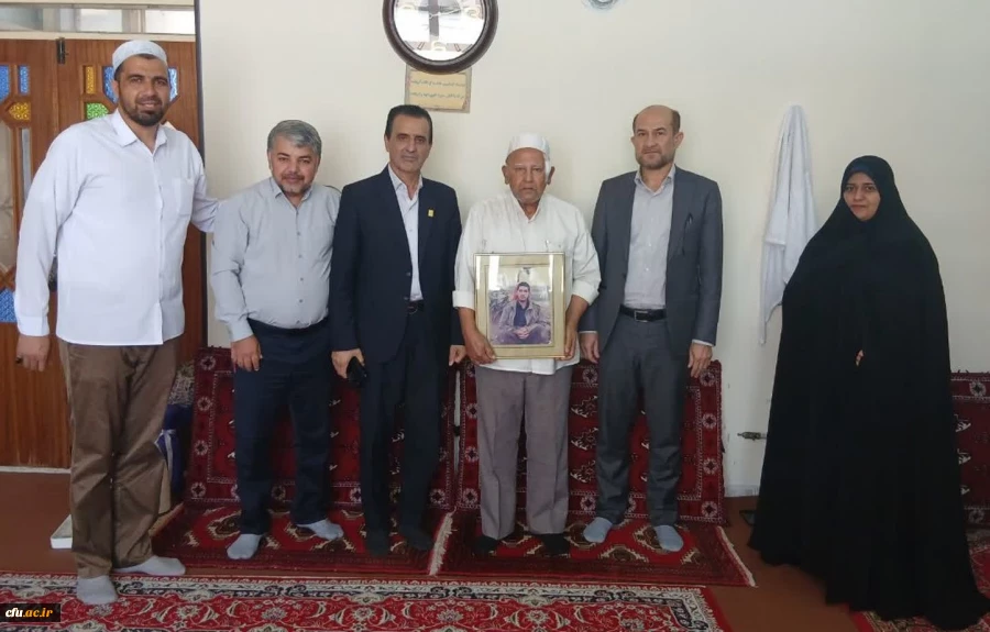 دیدار سرپرست دانشگاه فرهنگیان استان گلستان با خانواده شهید اهل سنت 2