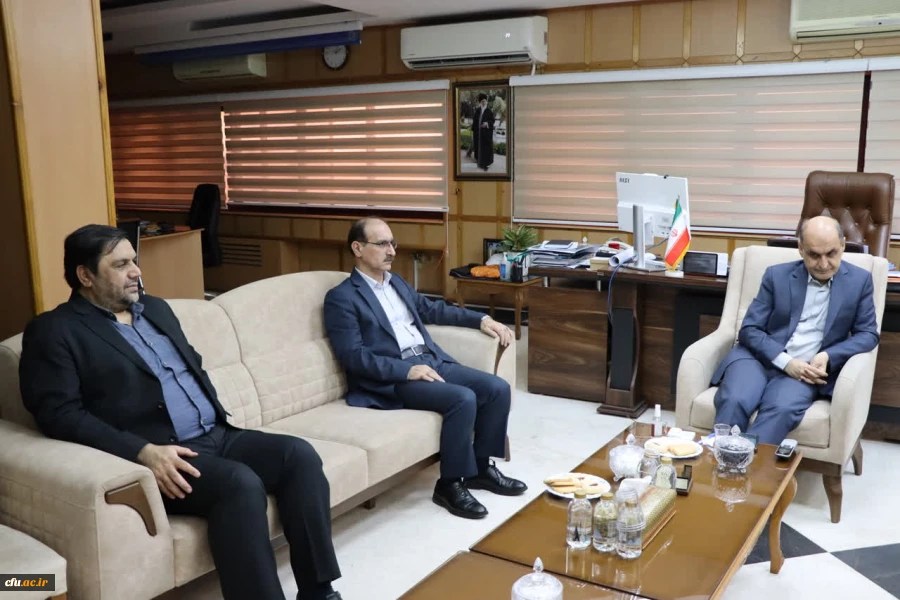دیدار معاونت آموزشی و تحصیلات تکمیلی دانشگاه فرهنگیان کشور و هیات همراه با دکتر حق شناس استاندار گیل 3