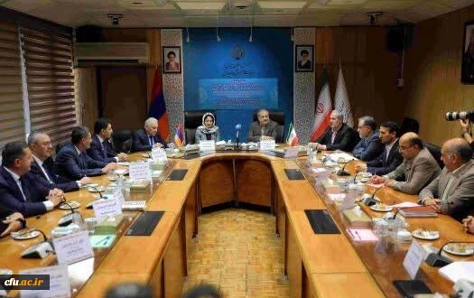 وزیر آموزش وپرورش ارمنستان خواستار توسعه زبان فارسی وارمنی در مدارس دو کشور شدند
 2