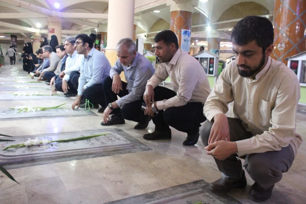 به مناسبت آغاز هفته دفاع مقدس؛
برگزاری آئین تجدید میثاق دانشگاهیان دانشگاه فرهنگیان استان بوشهر با شهدا 11