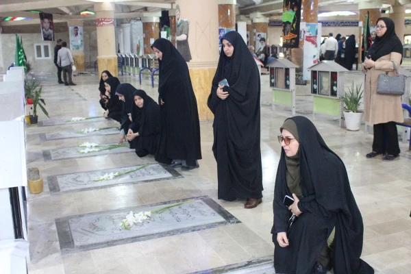 به مناسبت آغاز هفته دفاع مقدس؛
برگزاری آئین تجدید میثاق دانشگاهیان دانشگاه فرهنگیان استان بوشهر با شهدا 7