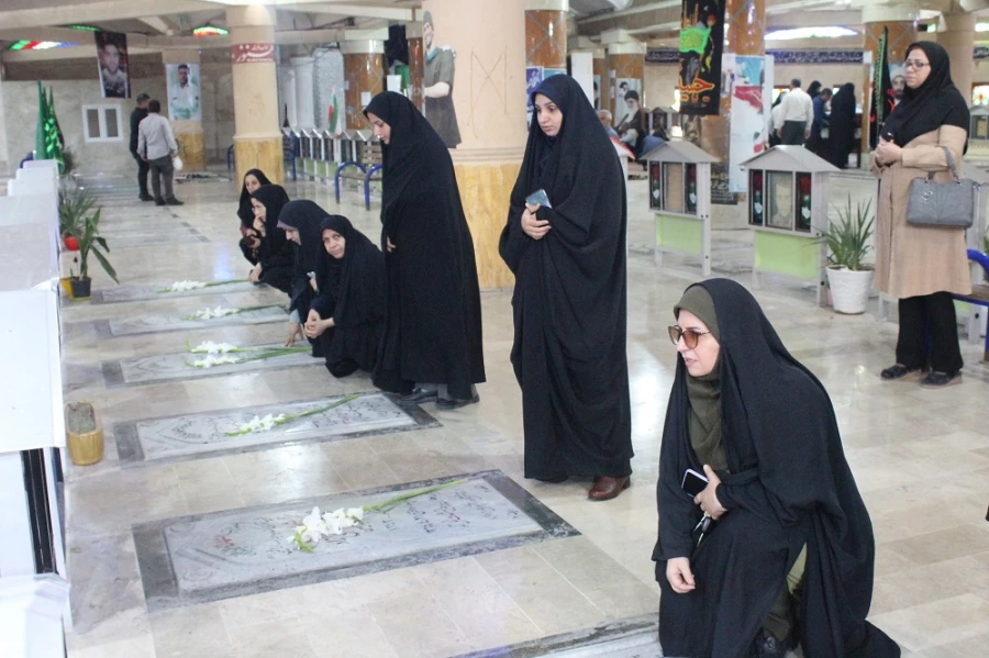 به مناسبت آغاز هفته دفاع مقدس؛
برگزاری آئین تجدید میثاق دانشگاهیان دانشگاه فرهنگیان استان بوشهر با شهدا 7