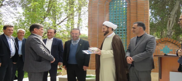 مراسم گرامیداشت هفته دفاع مقدس در دانشگاه با تجلیل از همکاران ایثارگر برگزار شد 13