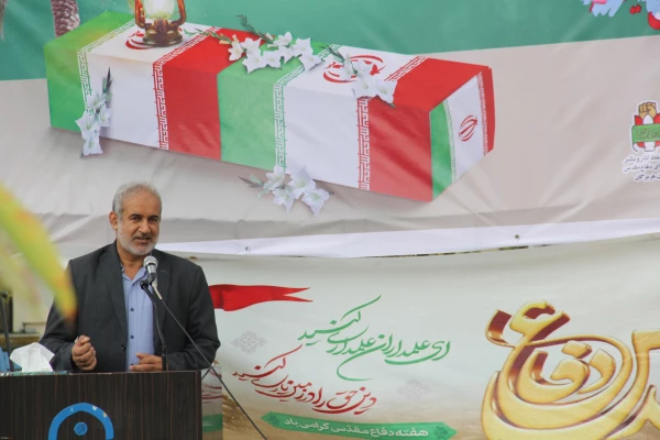 آیین کلنگ زنی احداث یادمان شهید گمنام به میزبانی دانشگاه فرهنگیان هرمزگان، برگزار شد. 4