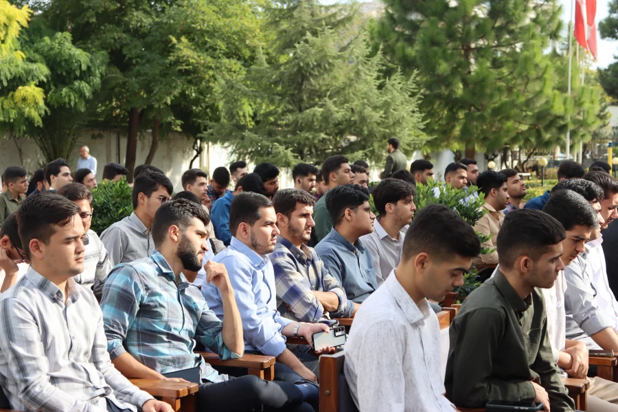 جشن آغازسال تحصیلی جدید دانشجویان پردیس آیت الله خامنه ای گرگان برگزار شد 15