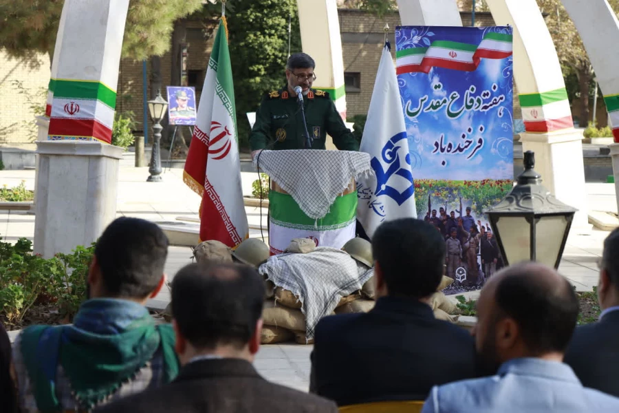 برگزاری مراسم گرامیداشت هفته دفاع مقدس در دانشگاه فرهنگیان خراسان رضوی
 4