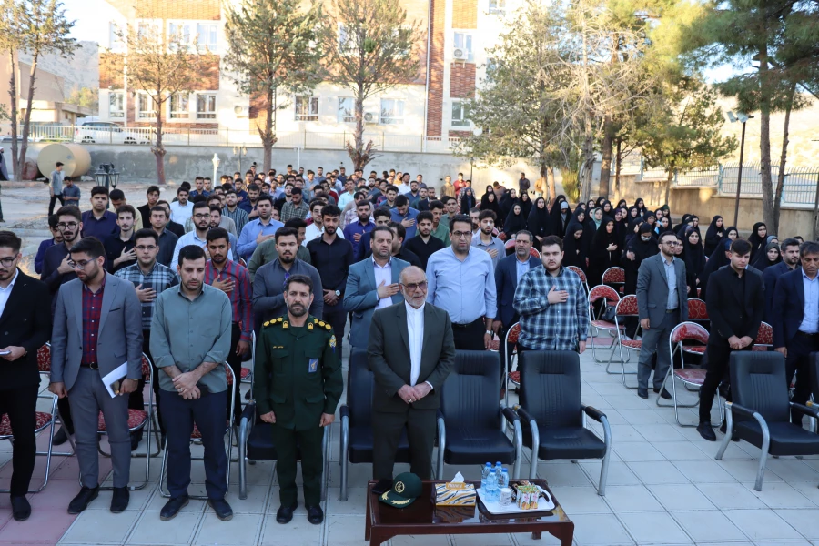 فرماندهی امامین انقلاب و حضور مردم در دو جنگ تحمیلی، باعث شکست دشمنان شد. 5