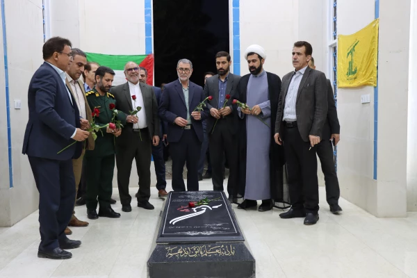 فرماندهی امامین انقلاب و حضور مردم در دو جنگ تحمیلی، باعث شکست دشمنان شد. 10