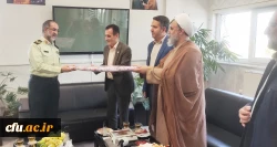 همزمان با هفته نیروی انتظامی سرپرست دانشگاه فرهنگیان استان گلستان به همراه جمعی از همکاران با فرمانده انتظامی دیدار کردند 3