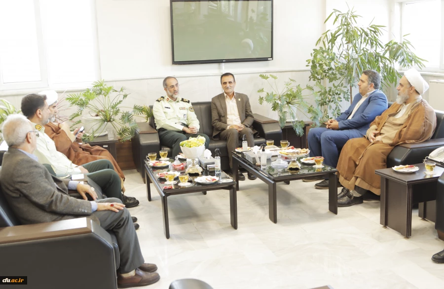 همزمان با هفته نیروی انتظامی سرپرست دانشگاه فرهنگیان استان گلستان به همراه جمعی از همکاران با فرمانده انتظامی دیدار کردند 6