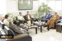 همزمان با هفته نیروی انتظامی سرپرست دانشگاه فرهنگیان استان گلستان به همراه جمعی از همکاران با فرمانده انتظامی دیدار کردند 7