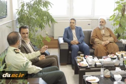 همزمان با هفته نیروی انتظامی سرپرست دانشگاه فرهنگیان استان گلستان به همراه جمعی از همکاران با فرمانده انتظامی دیدار کردند 8