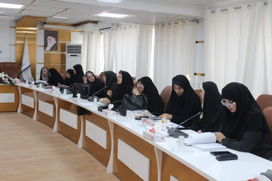 با حضور رئیس دانشگاه فرهنگیان استان بوشهر؛
برگزاری دوره بازآموزی کارورزی ۱ و ۳ اساتید دانشگاه فرهنگیان بوشهر 2