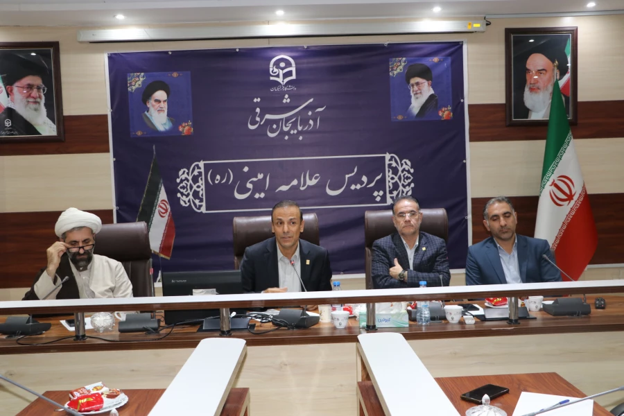 آیین تجلیل از دانشجوی نمونه  و برتر کشوری و استاد برتر دانشگاه فرهنگیان استان آذربایجان شرقی  9