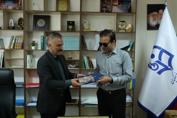 تجلیل از همکار روشندل معاونت آموزشی دانشگاه فرهنگیان به مناسبت روز جهانی عصای سفید 3