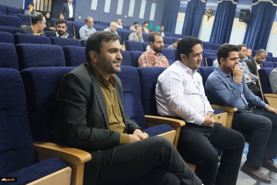 برگزاری نشست پرسش و پاسخ اساتید و کارکنان دانشگاه فرهنگیان استان اصفهان با رجبعلی برزویی رئیس دانشگاه فرهنگیان
 3