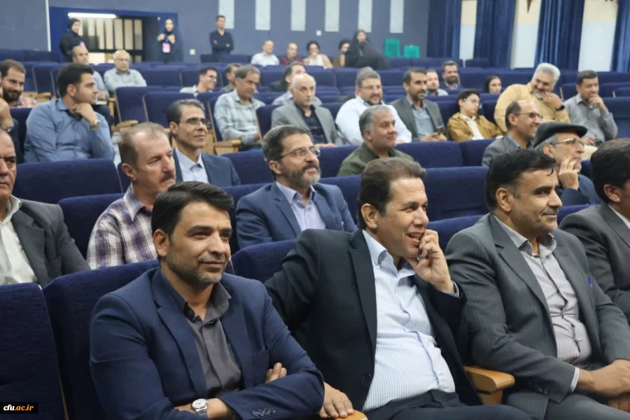 برگزاری نشست پرسش و پاسخ اساتید و کارکنان دانشگاه فرهنگیان استان اصفهان با رجبعلی برزویی رئیس دانشگاه فرهنگیان
 5