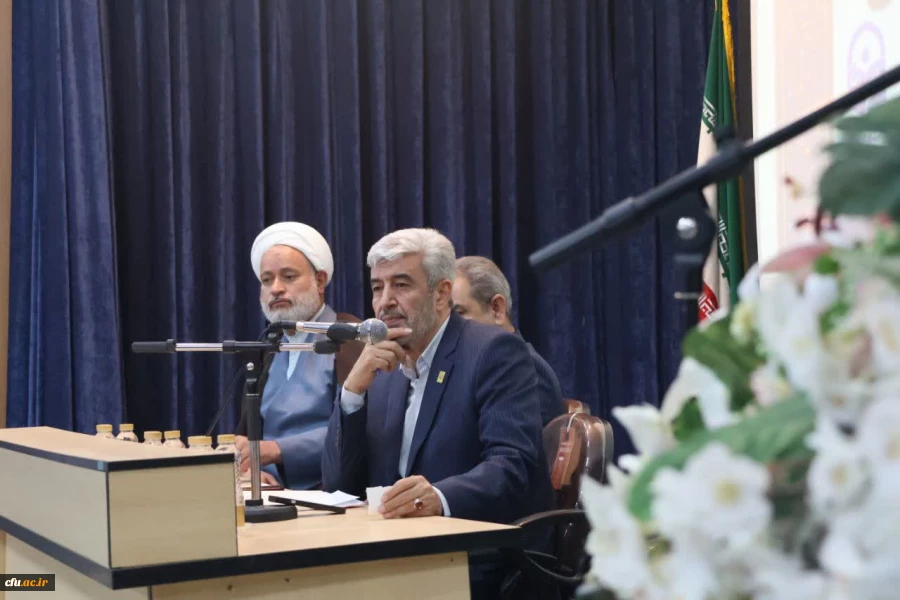 برگزاری نشست پرسش و پاسخ اساتید و کارکنان دانشگاه فرهنگیان استان اصفهان با رجبعلی برزویی رئیس دانشگاه فرهنگیان
 6