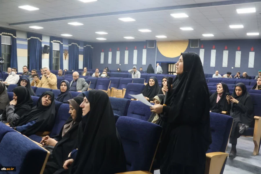 برگزاری نشست پرسش و پاسخ اساتید و کارکنان دانشگاه فرهنگیان استان اصفهان با رجبعلی برزویی رئیس دانشگاه فرهنگیان
 11