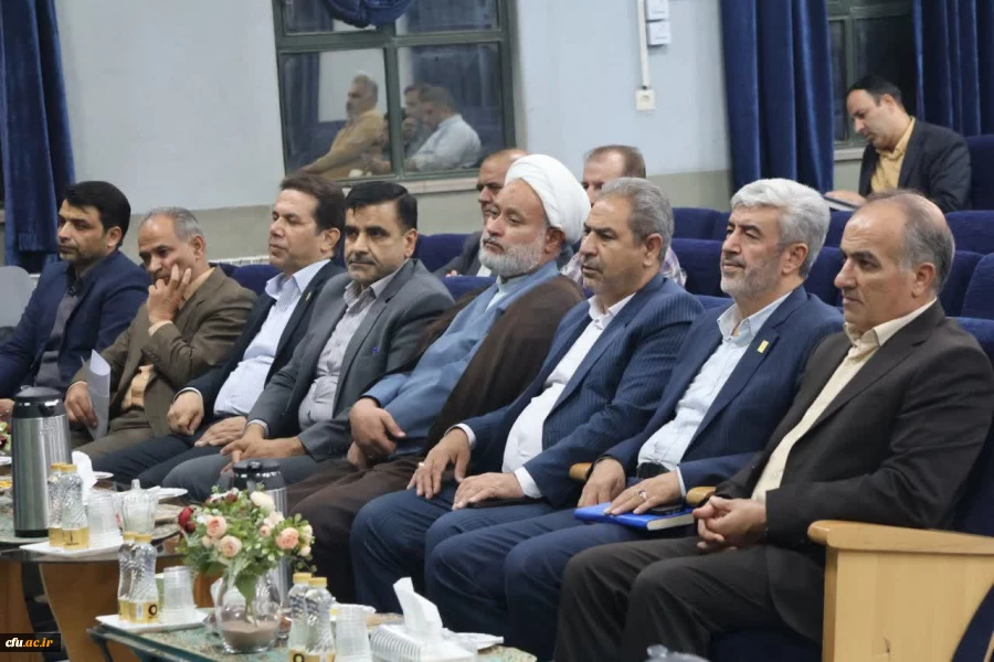 برگزاری نشست پرسش و پاسخ اساتید و کارکنان دانشگاه فرهنگیان استان اصفهان با رجبعلی برزویی رئیس دانشگاه فرهنگیان
 16