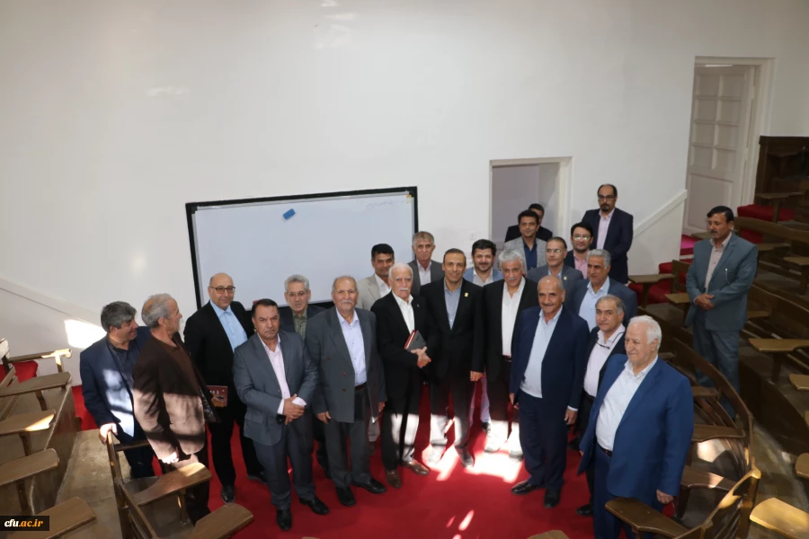 نشست مشترک  رئیس دانشگاه فرهنگیان آذربایجان شرقی  با معتمدین وخیرین استان آذربایجان شرقی  5