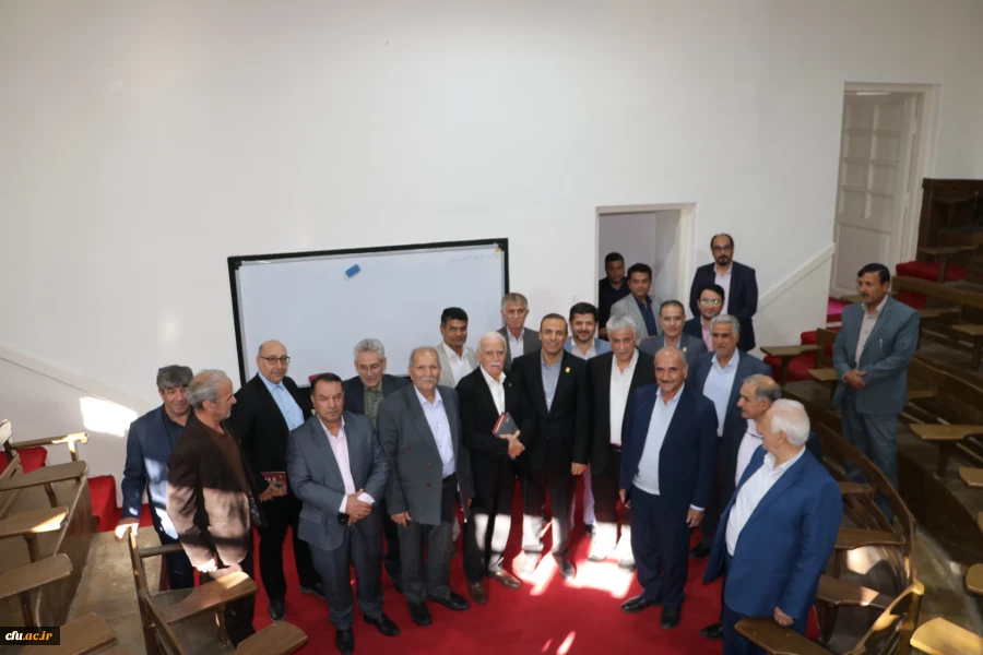 نشست مشترک  رئیس دانشگاه فرهنگیان آذربایجان شرقی  با معتمدین وخیرین استان آذربایجان شرقی  6