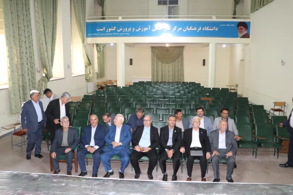 نشست مشترک  رئیس دانشگاه فرهنگیان آذربایجان شرقی  با معتمدین وخیرین استان آذربایجان شرقی  9