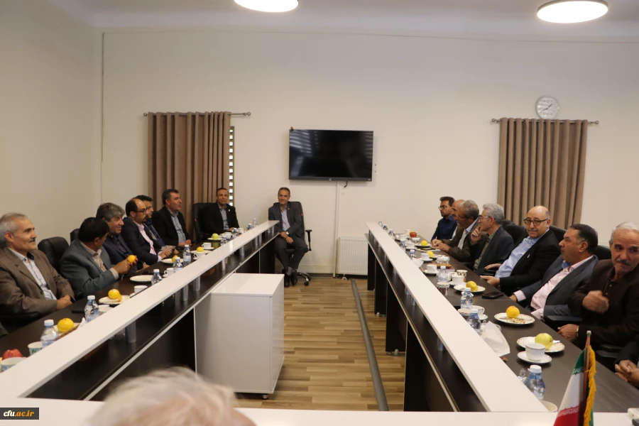 نشست مشترک  رئیس دانشگاه فرهنگیان آذربایجان شرقی  با معتمدین وخیرین استان آذربایجان شرقی  10